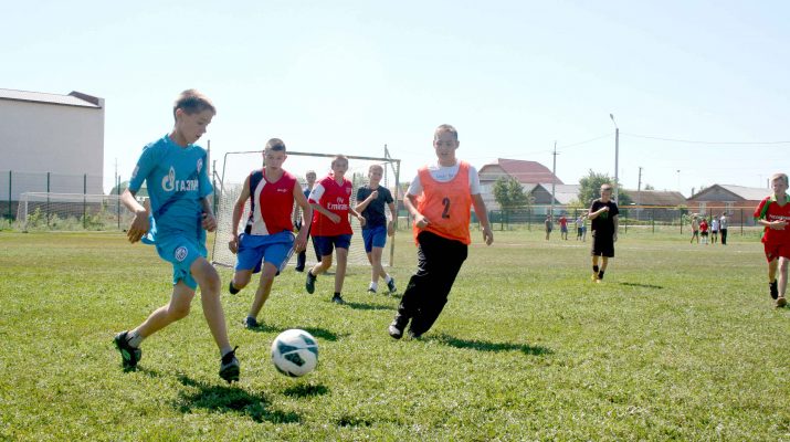 Da zdravstvuet leto a vmeste s nim - futbol
